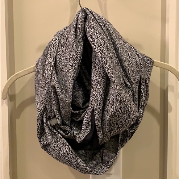 Lululemon Vinyasa Scarf - Picture 2 of 3